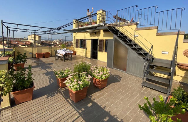 PENTHOUSE + 2 ROOFTOP TERRACES + VIEWS AT 360° + EXCELLENT REVIEWS + A/C, LIFT