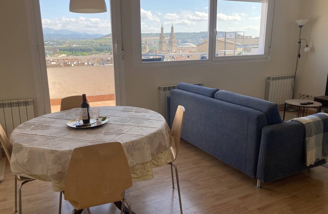 PENTHOUSE IN DOWNTOWN LOGROÑO WITH VIEWS