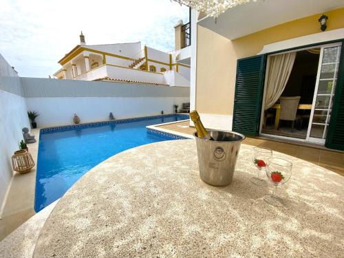 Pêra Amazing Villa With Pool by Homing