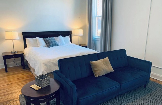 Perfect downtown apartment for short and long-term stays!