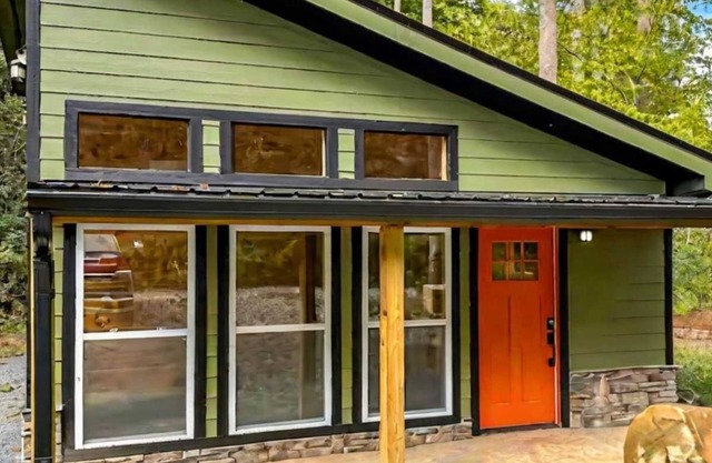 Perfect for 2 BrandNew HotTub KingBed FreeDollywoodTkt (Traveler's Rest)