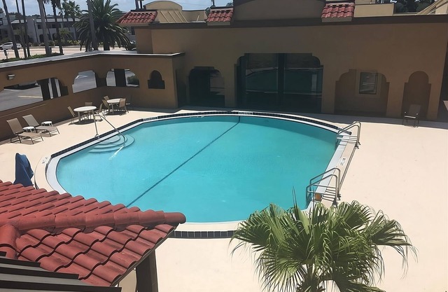 Perfect for a Family Trip! 2 Great Units Close to Ripley s Believe It Or Not