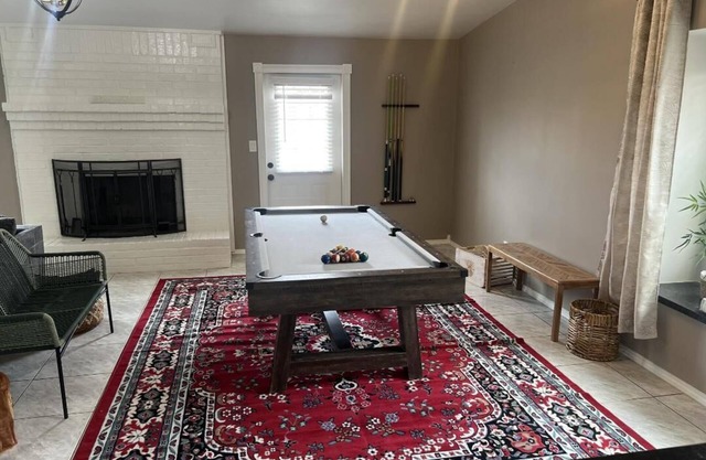 PERFECT FOR FAMILIES AND GROUPS! Lovely 4 bed 3 bath home with A C in McAllen