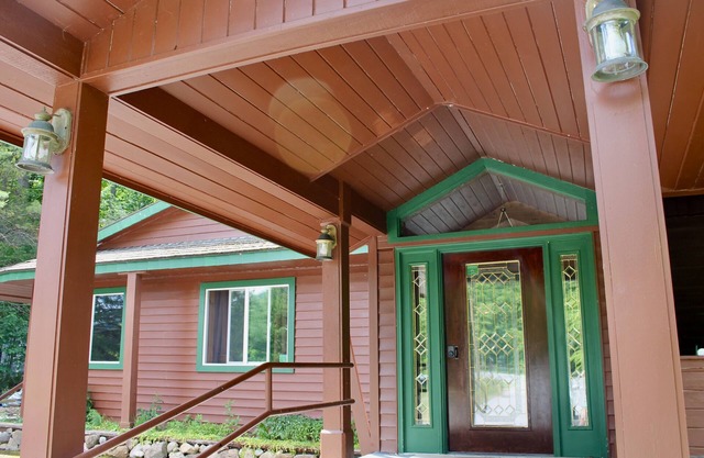 Perfect location right on the upper Hudson River. Just 5 miles from Gore