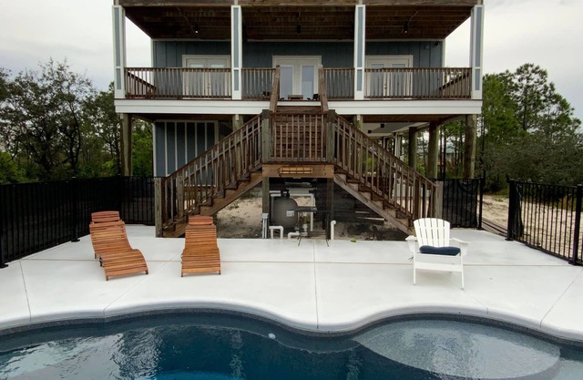 Perfect Sept weather at the beach, book now! Private Pool.