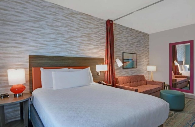 Perfect Spot for Unwinding! Outdoor Pool, Pet-Friendly Property, Free Breakfast!