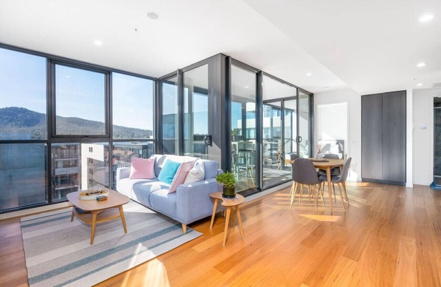 Perfectly Located Apartment near Canberra Centre