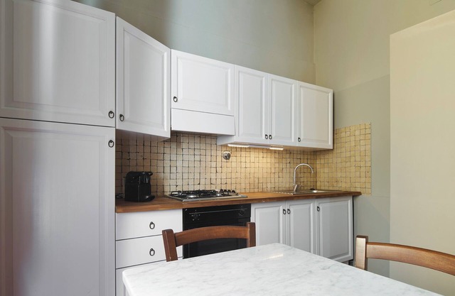 Pergola One Romantic Apt by Oteego