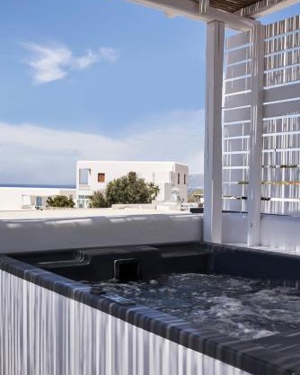 Periscope Suite Private Jacuzzi by Monocle