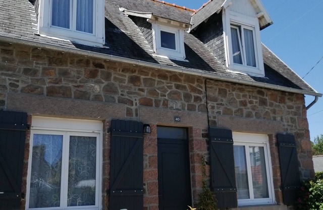 Perros Guirec, near town center and beaches, detached house with garden.
