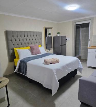 Peshline Guest House Unit 0