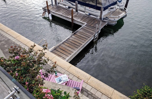 Pet and Kid-Family Friendly Canal Retreat Private Jetty