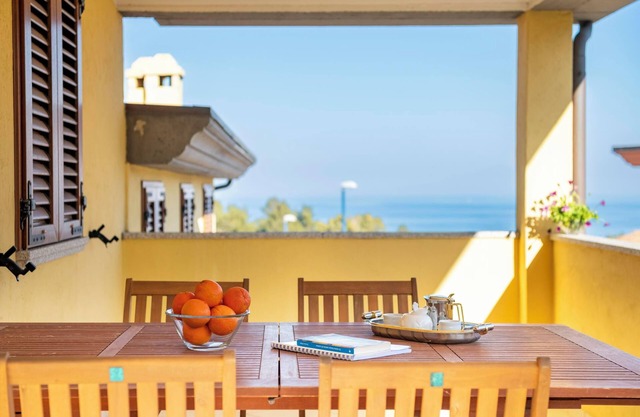 Pet Friendly Apartment 'Casa con vista mare e monti' with Sea View, Terrace & Wi-Fi