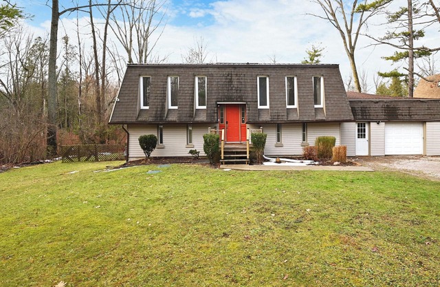 Pet-Friendly Beach House with Hot Tub + Games Room + Enclosed Large Fence