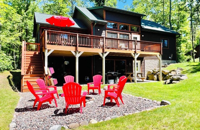 Pet-Friendly Lakeside Cabin with Kayaks and Canoe!