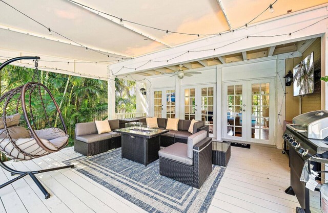 Pet Friendly | Mar-A-Lago & Downtown Nearby