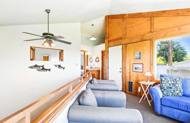 Pet-friendly Oceanfront Retreat near Twin Rocks Sleeps 14