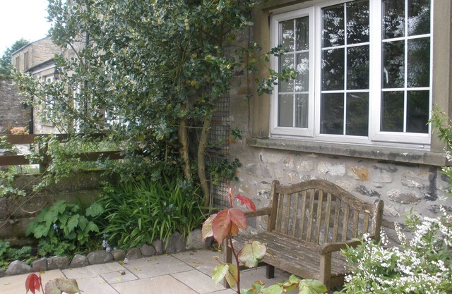 Pet Friendly S/Catering Holiday Cottage in Stainforth nr Settle, free wi-fi incl