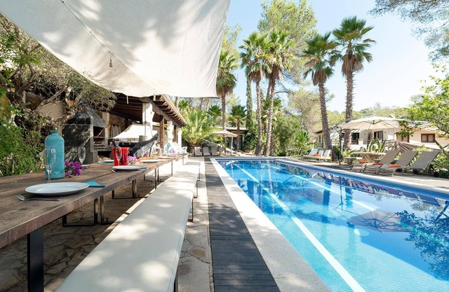 Pet-Friendly Villa Palmeras Sitges Hills with Pool & Wi-Fi