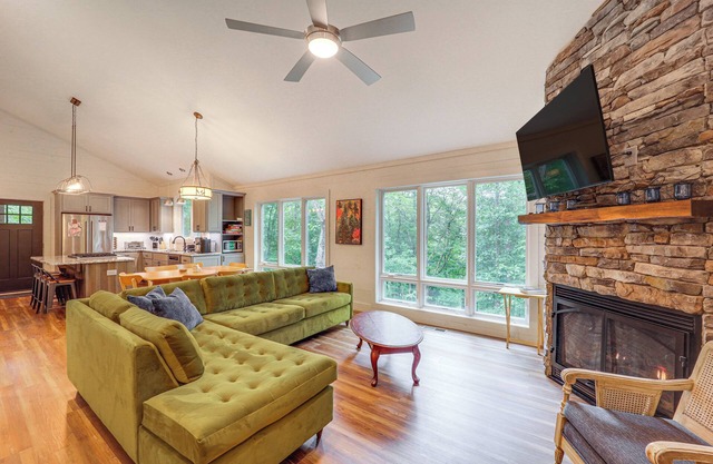Pet-Friendly West Jefferson Home w/River View!
