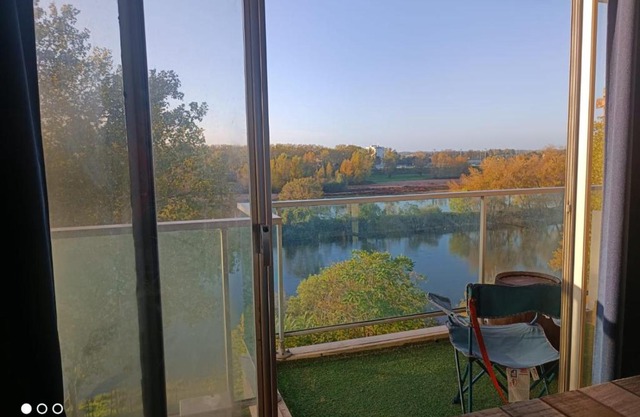 Petit cocon vue sur la Loire avec Place de Parking offerte