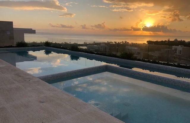 PH Ocean Front w/Chef and yatch Rental