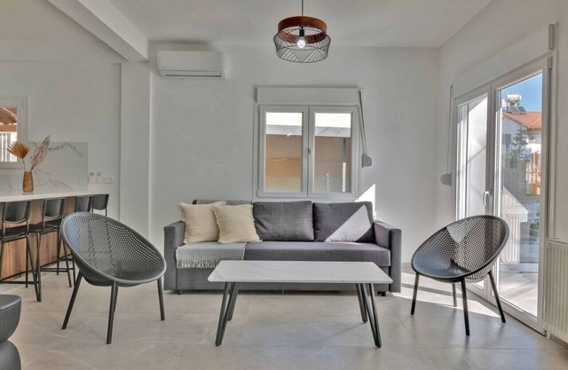 Phaedrus Living: Luxury Residence Faneromeni