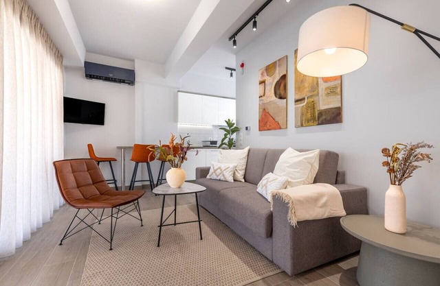 Phaedrus Living: Luxury Penthouse Potamianou