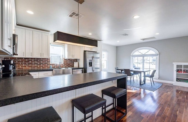 PHX Retreat | 2 Bedroom 2 Bath Home in Historic Neighborhood