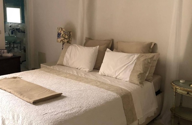 Piazza santa croce, uffizzi, luxury apartment in historic building