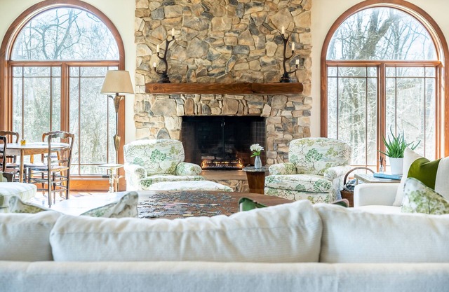 Pickle Ball + Fire Pit + Luxury Family Getaway!