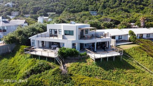 Picnic Rock Seaside Accommodation