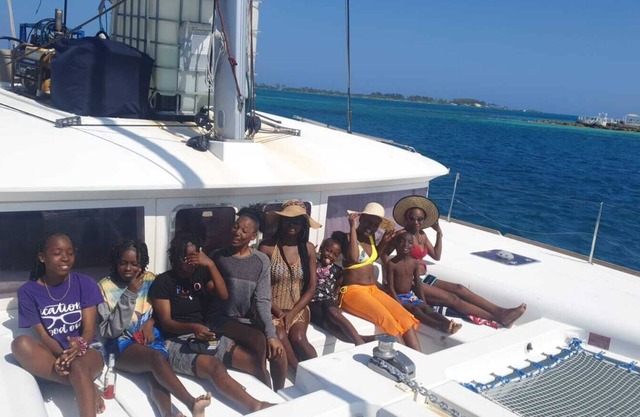 Pig Beach Turtles Snorkeling Nassau Bahamas