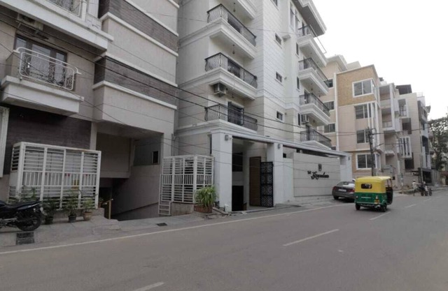 Pink Petals - Beautiful Service Apartment in Central Bangalore close to MG Road