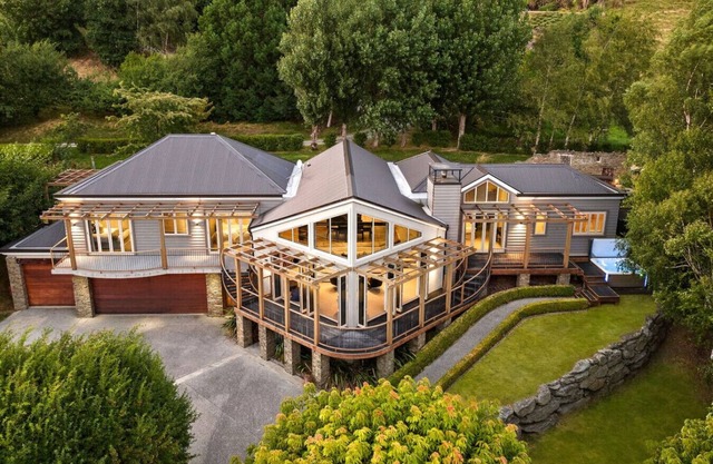 Pinnacle Villa by MajorDomo - Retreat with Hot Tub