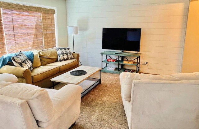 Piper's Place - Cozy condo in South Fargo