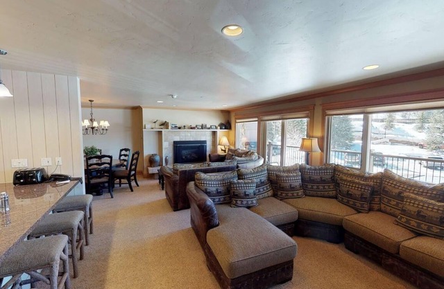 Platinum Manor Vail Condo - Bfast & Hskping Incl.