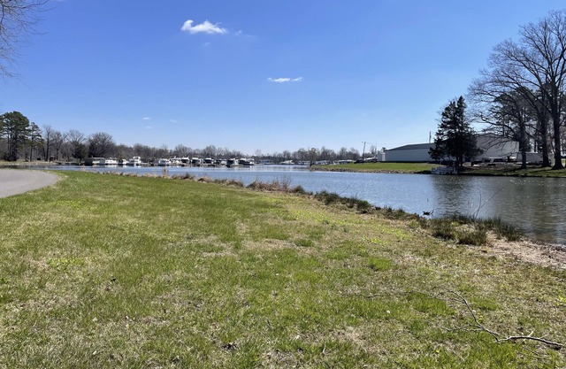 PLAY PORT MARINA. Eclipse Hot Spot. Lake front campsite. North Lot parking.