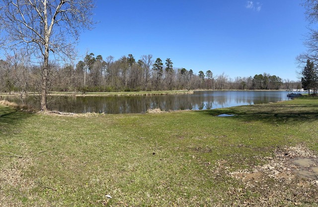 PLAY PORT MARINA. Eclipse Hot Spot. Lake front campsite. North Lot parking