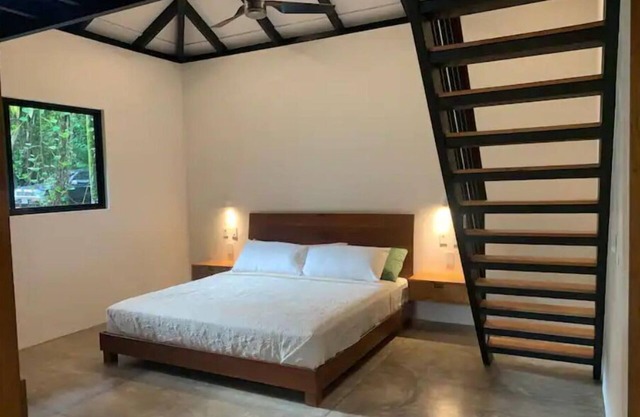 Playa Mal Pais, Casa Cubera