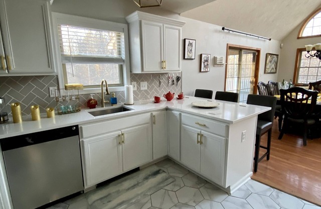 Pocono House *Hot Tub * Fire Pit*