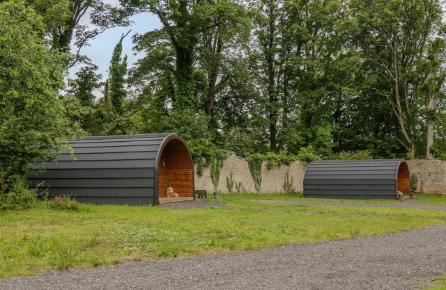 POD 2, pet friendly, character holiday cottage in Gosforth