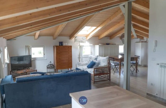 Points of View, Marine Lands