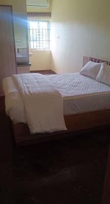 ponpandian hotel