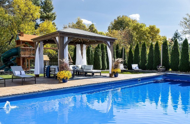 POOL+HOT TUB, 2 KING BEDS, OUTDOOR FIRE/OASIS, PLAYGROUND, THEATER, WORKOUT ROOM