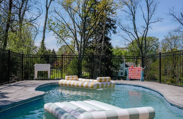 Pool, Hot Tub, Waterfront, Designer Finishes