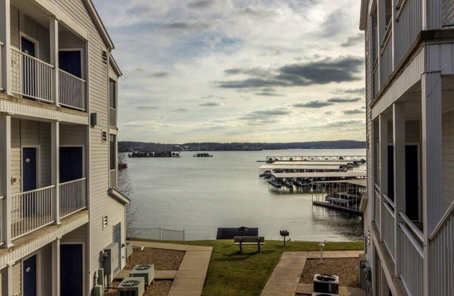 Pool | WiFi | Lake Front| Sleeps 6 | MM 13 (793DC)