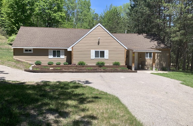 Porter’s Place - cozy and quiet home centrally located in Northern Michigan.