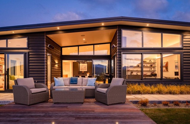 Pounamu House Hosted by NZSIR Luxury Rental Homes