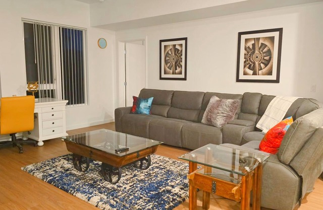 Premier 2BR in Downtown LA's Art Hub